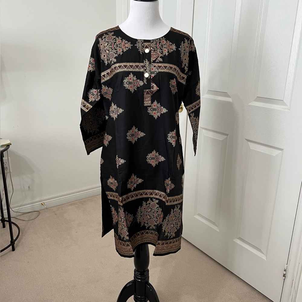 *NEW* Black print kurta size small